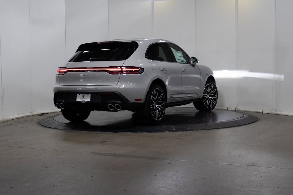 Used 2025 Porsche Macan image 7