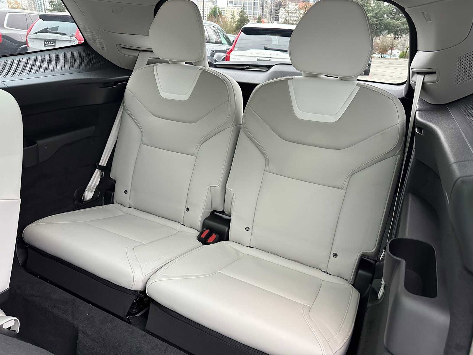 New 2025 Volvo EX90 Ultra image 17