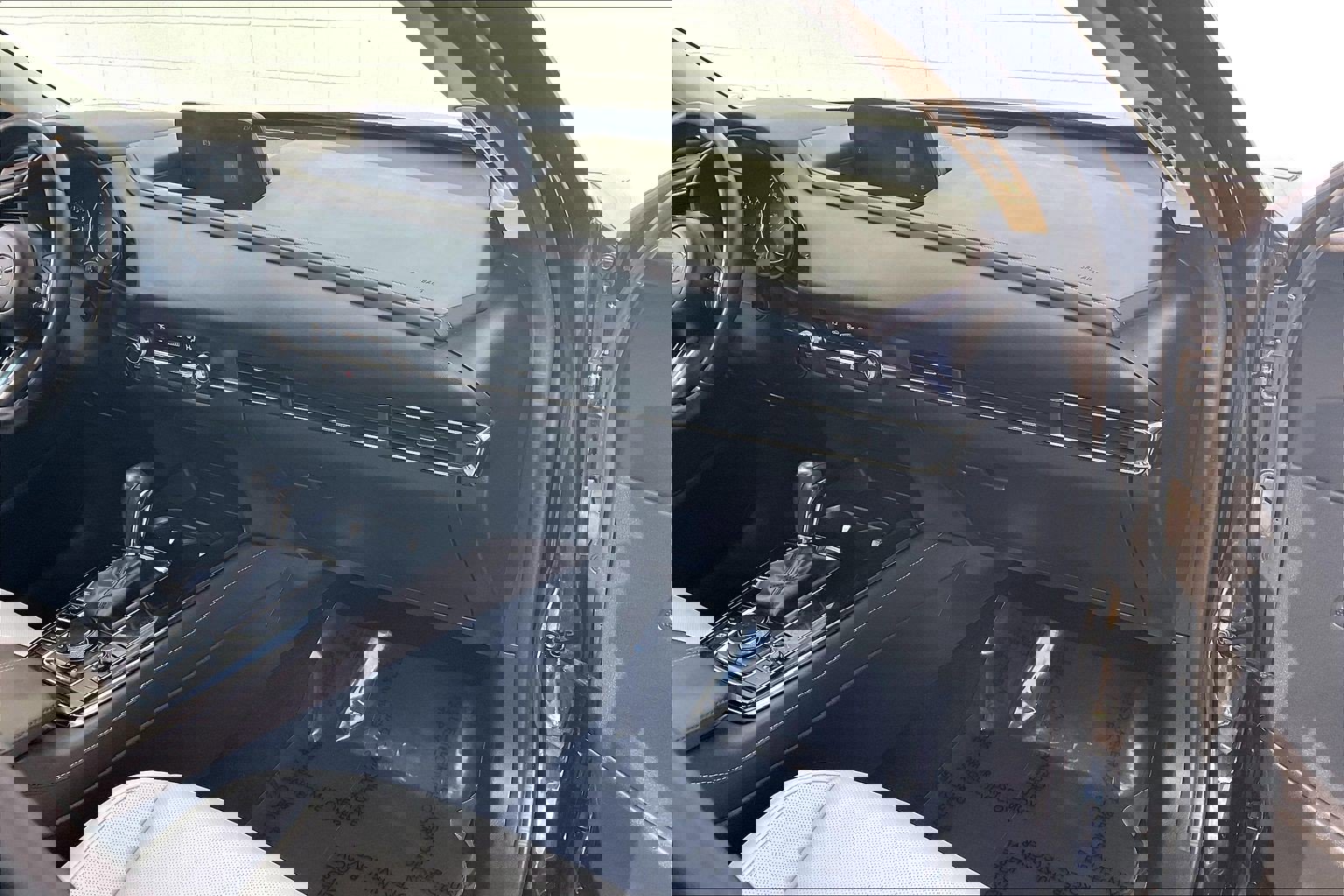 Used 2023 MAZDA CX-30 AWD 2.5 S w/ Premium Package image 21