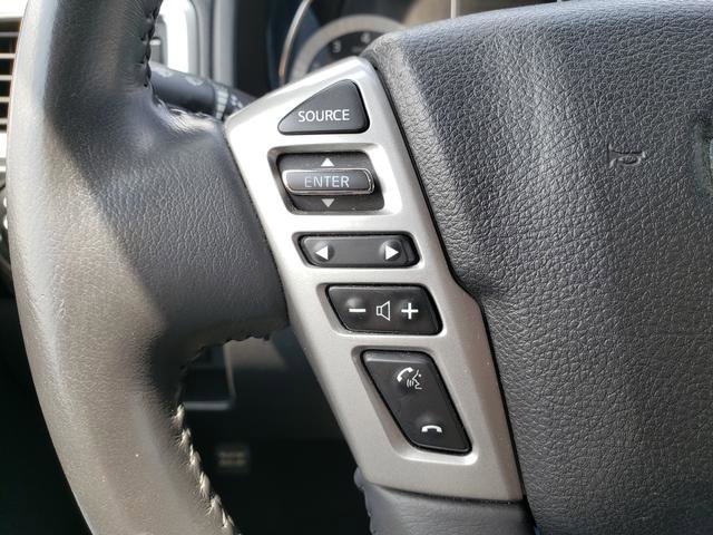 Used 2017 Nissan Titan SV AWD/4WD image 24