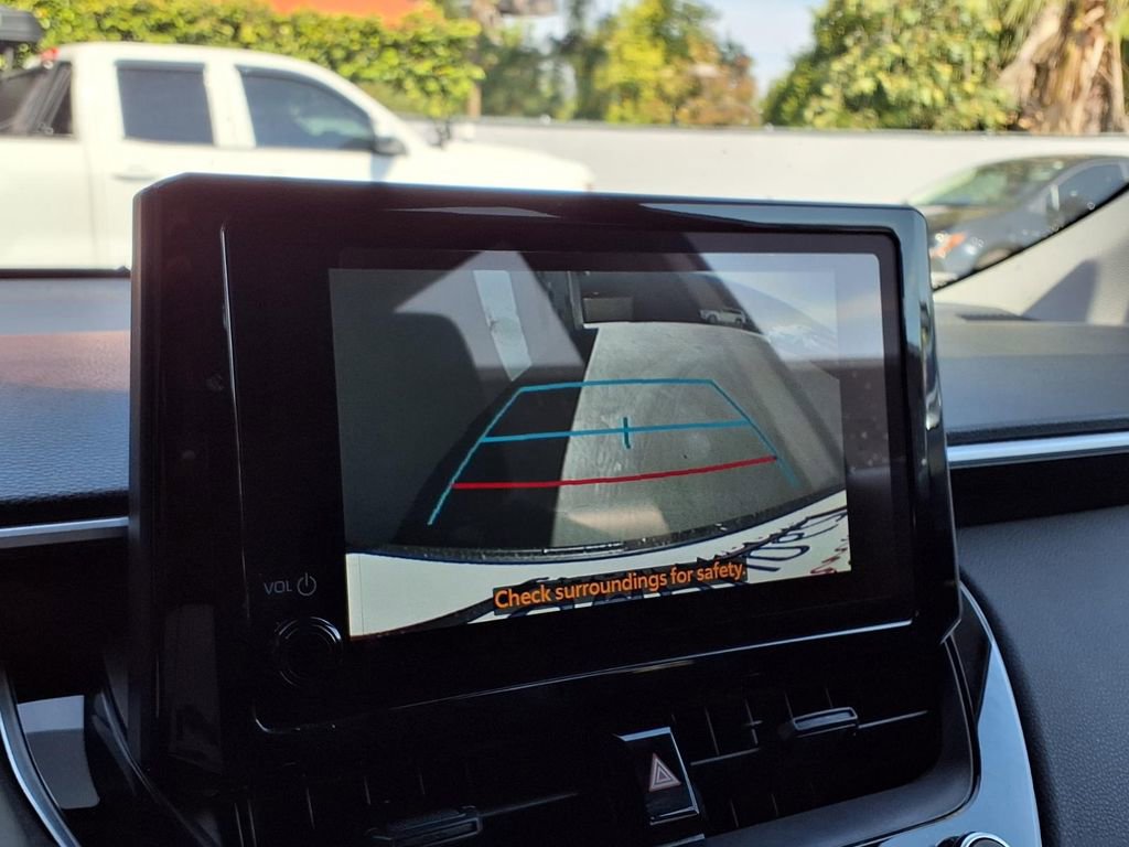 Certified 2024 Toyota Corolla Cross LE w/ Moonroof Package FWD image 9