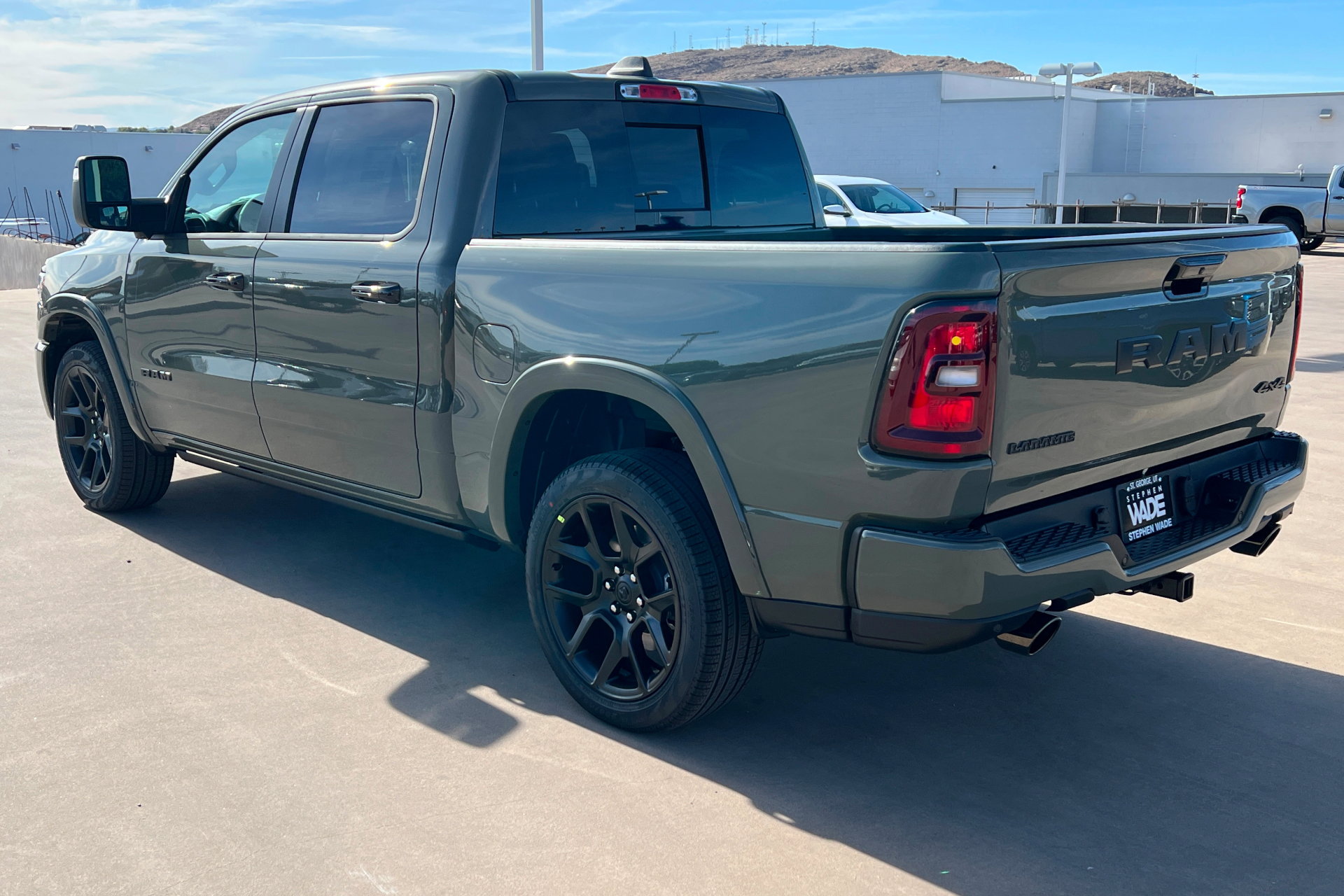 New 2026 RAM 1500 Laramie AWD/4WD image 3