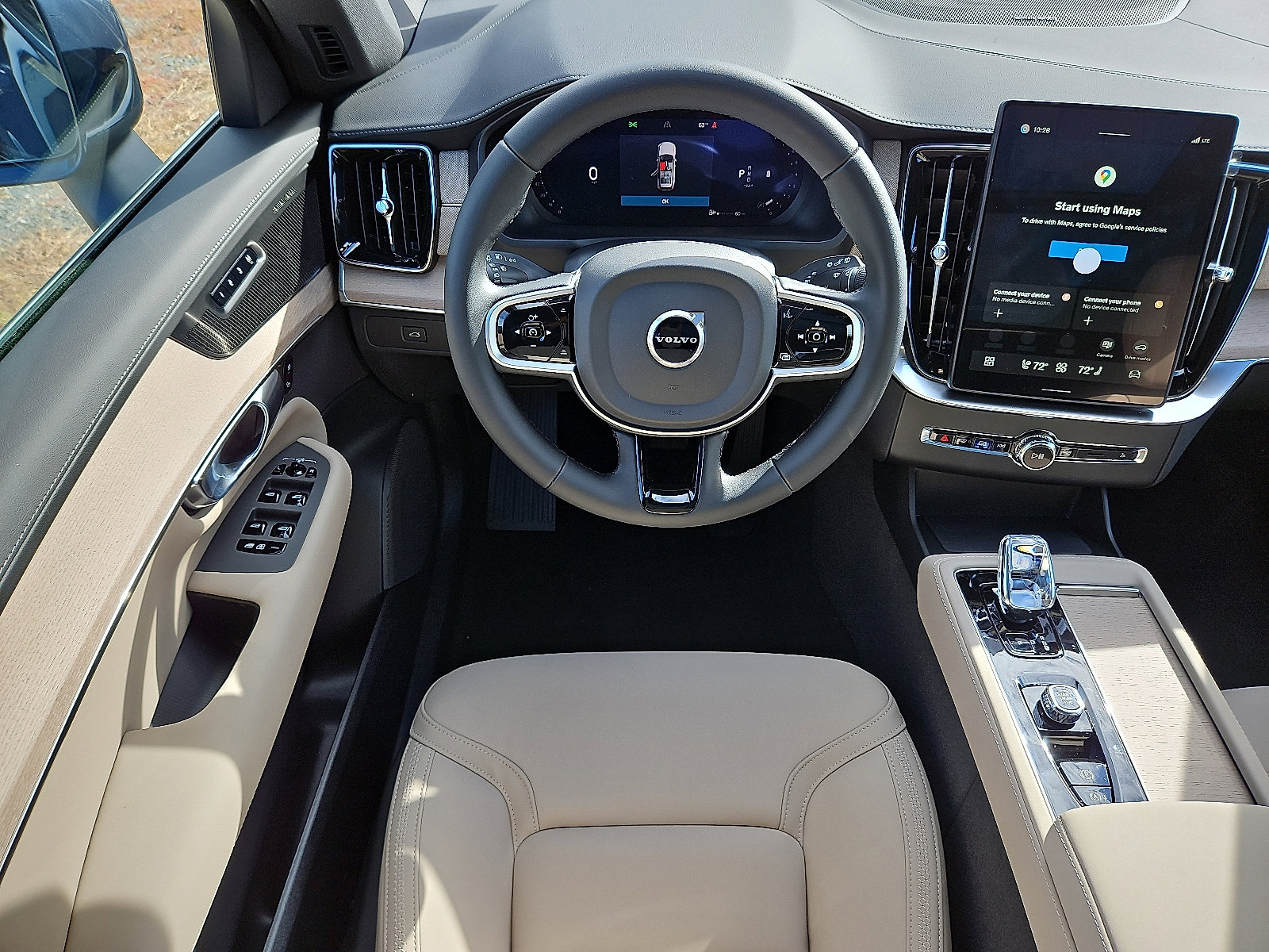 New 2026 Volvo XC90 B6 Plus w/ Protection Package Premier image 9