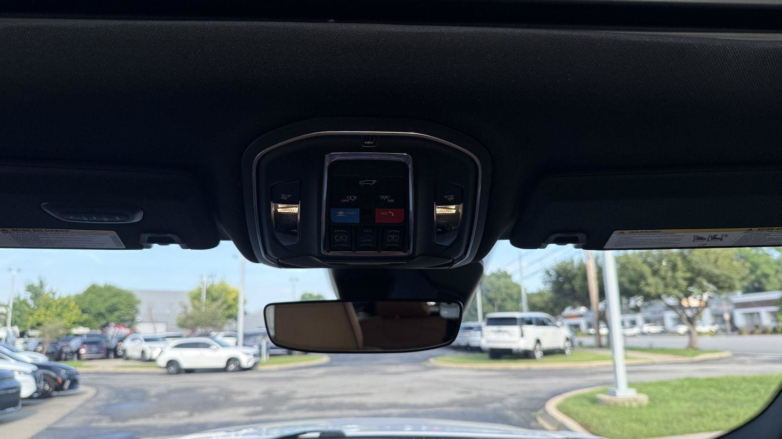 Used 2025 Jeep Grand Cherokee Summit AWD/4WD image 31