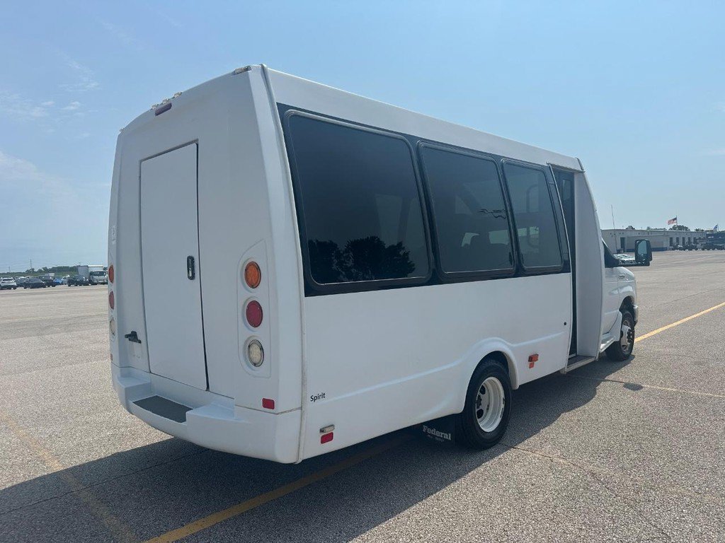 Used 2017 Ford E-450 and Econoline 450 Super Duty w/ Shuttle Bus Prep Package RWD image 7