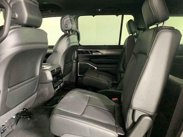 New 2025 Jeep Wagoneer L Series II w/ Convenience Group I image 14