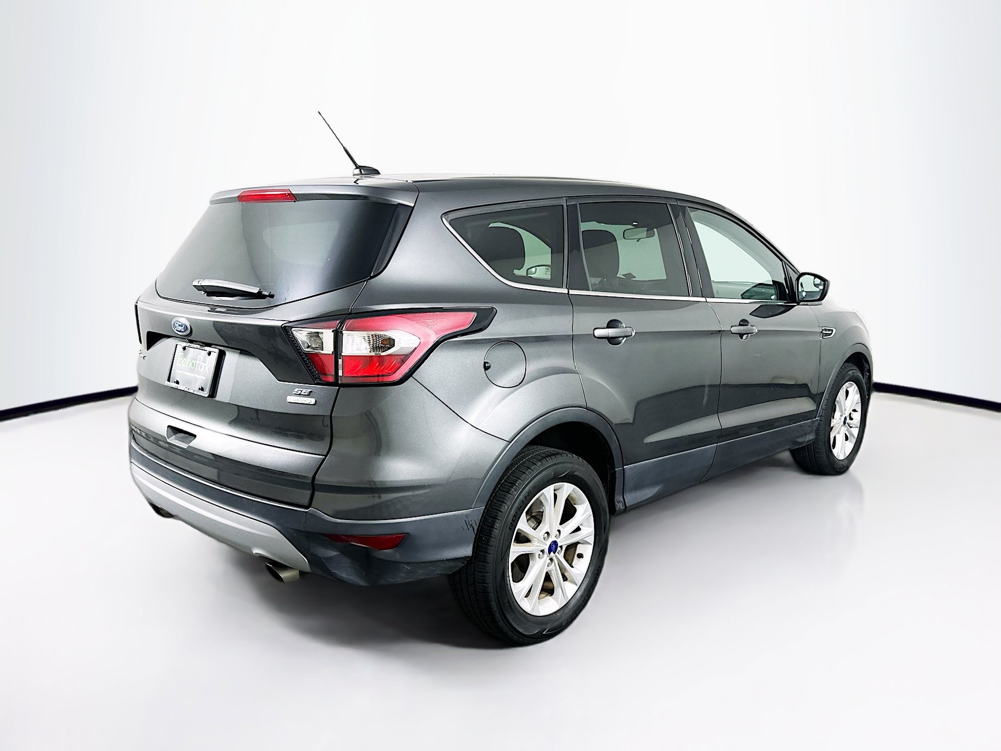 Used 2017 Ford Escape SE FWD image 9