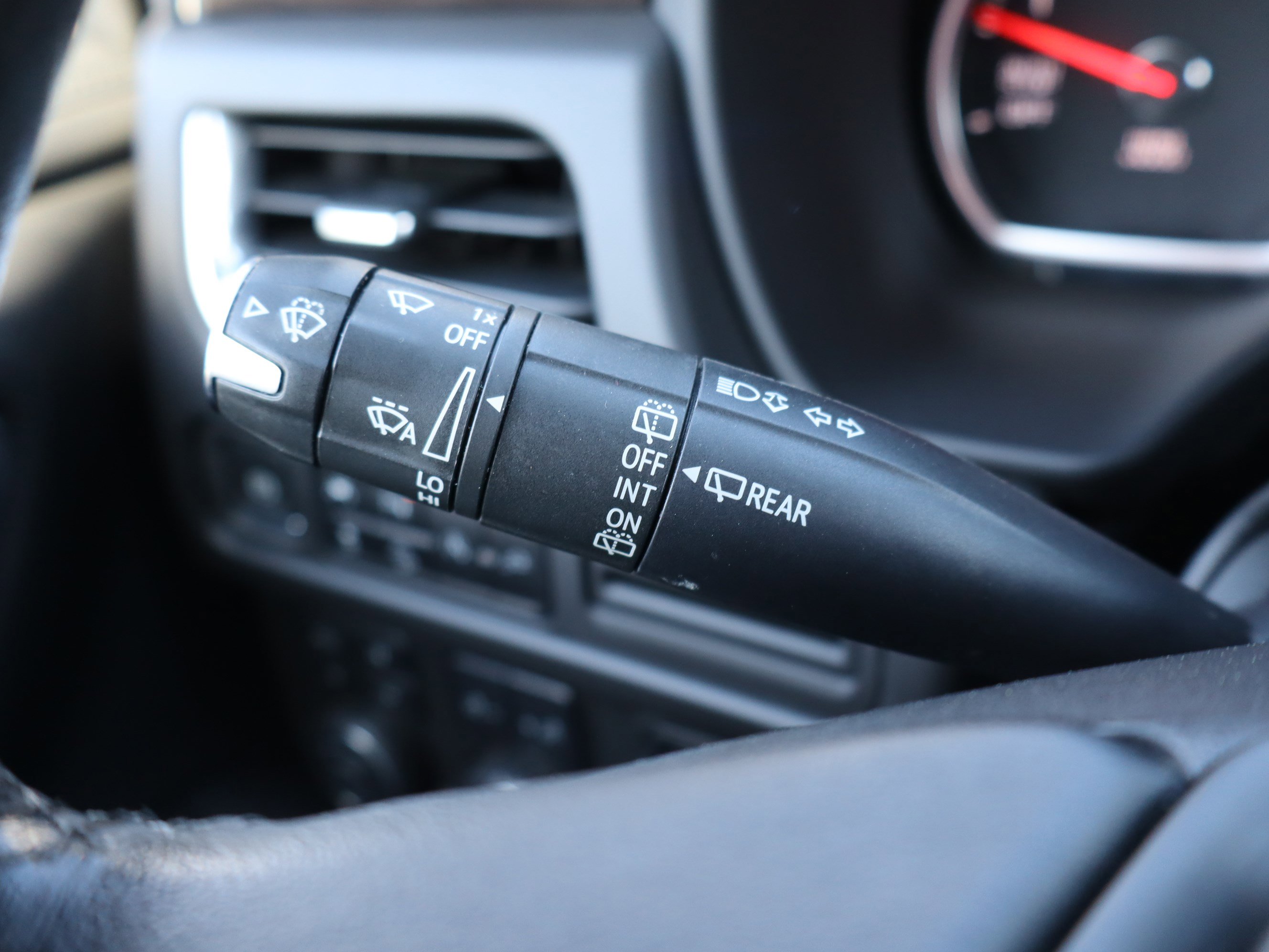 Used 2021 Chevrolet Tahoe Z71 w/ Z71 Off-Road Package image 25