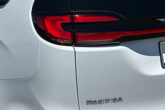 New 2027 Chrysler Pacifica Select FWD image 26