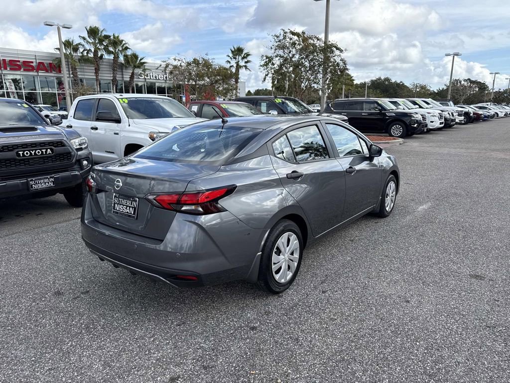 Used 2022 Nissan Versa S image 4