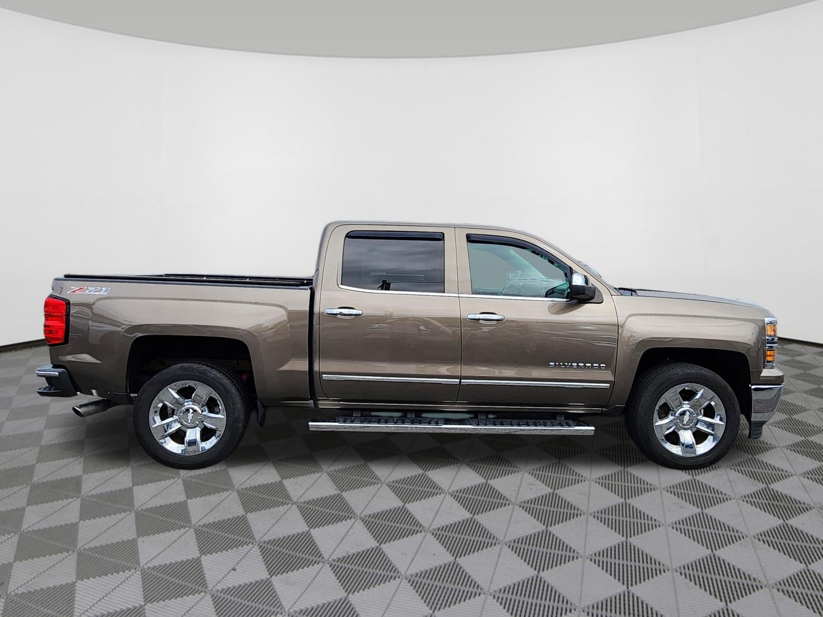 Used 2015 Chevrolet Silverado 1500 LTZ Z71 w/ LTZ Plus Package AWD/4WD image 6