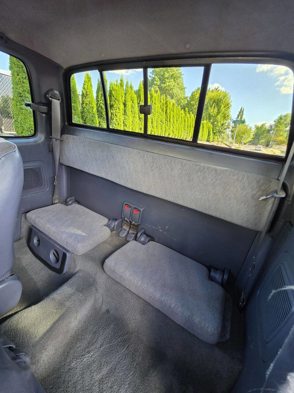 Used 1999 Toyota Tacoma SR5 image 9