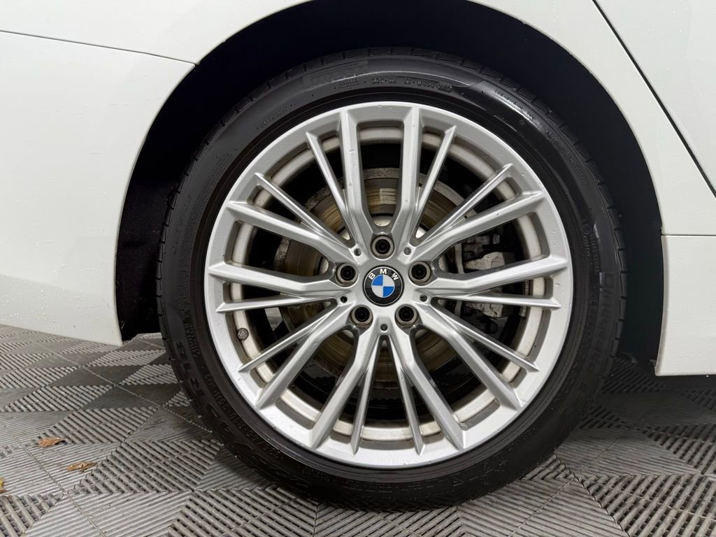 Used 2023 BMW 330i xDrive Sedan w/ Premium Package image 11