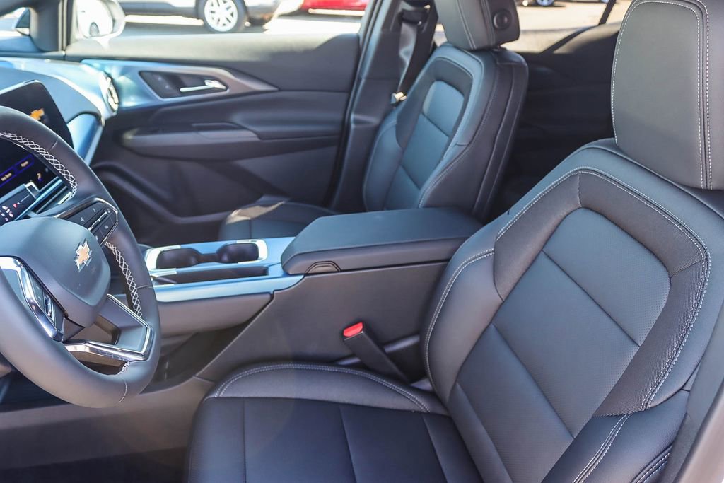 New 2026 Chevrolet Equinox EV LT image 16