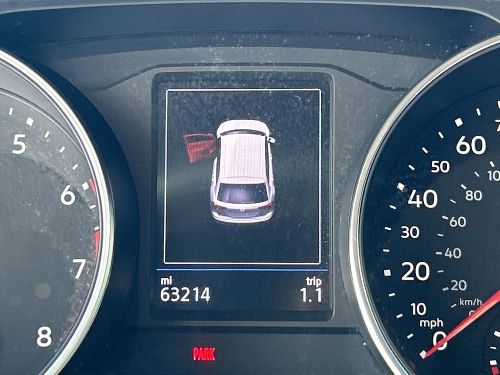 Used 2021 Volkswagen Tiguan SE R-Line image 27