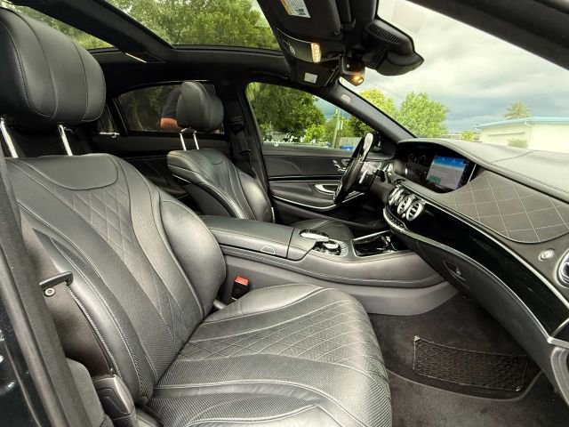 Used 2018 Mercedes-Benz S 560 Sedan w/ Premium Package image 23