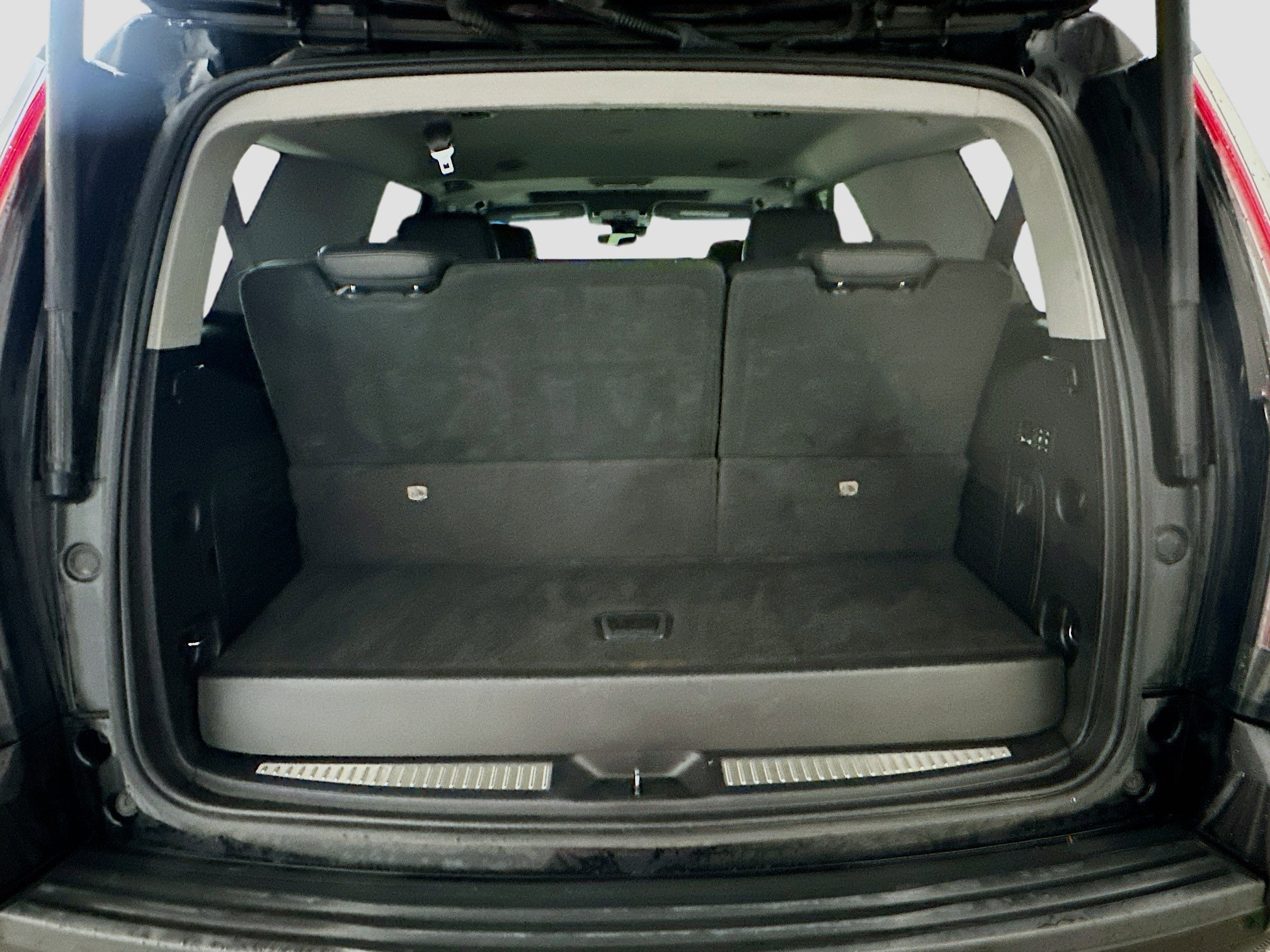 Used 2018 Cadillac Escalade Luxury image 32