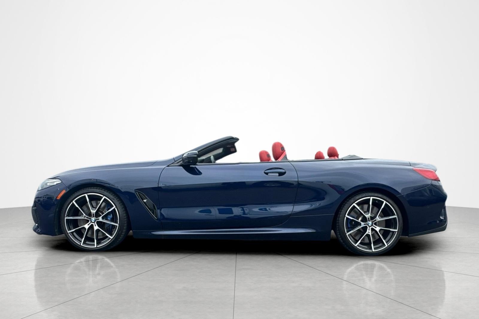 Used 2021 BMW M850i xDrive Convertible AWD/4WD image 2