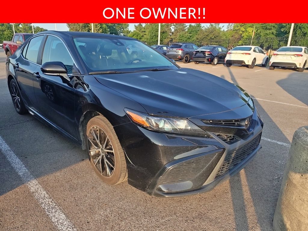 Used 2023 Toyota Camry SE w/ Convenience Package FWD image 3