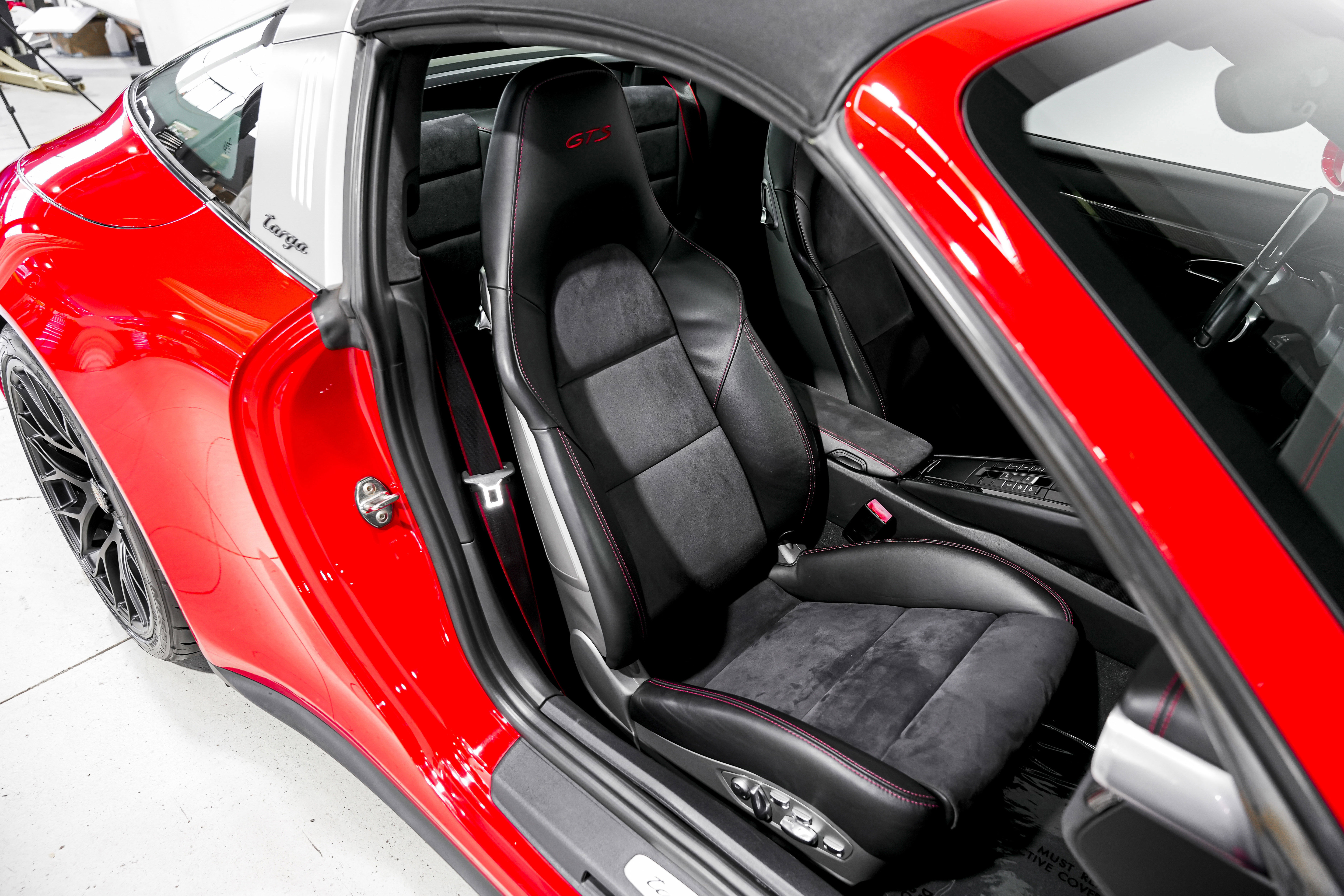 Used 2016 Porsche 911 Targa 4 GTS image 28