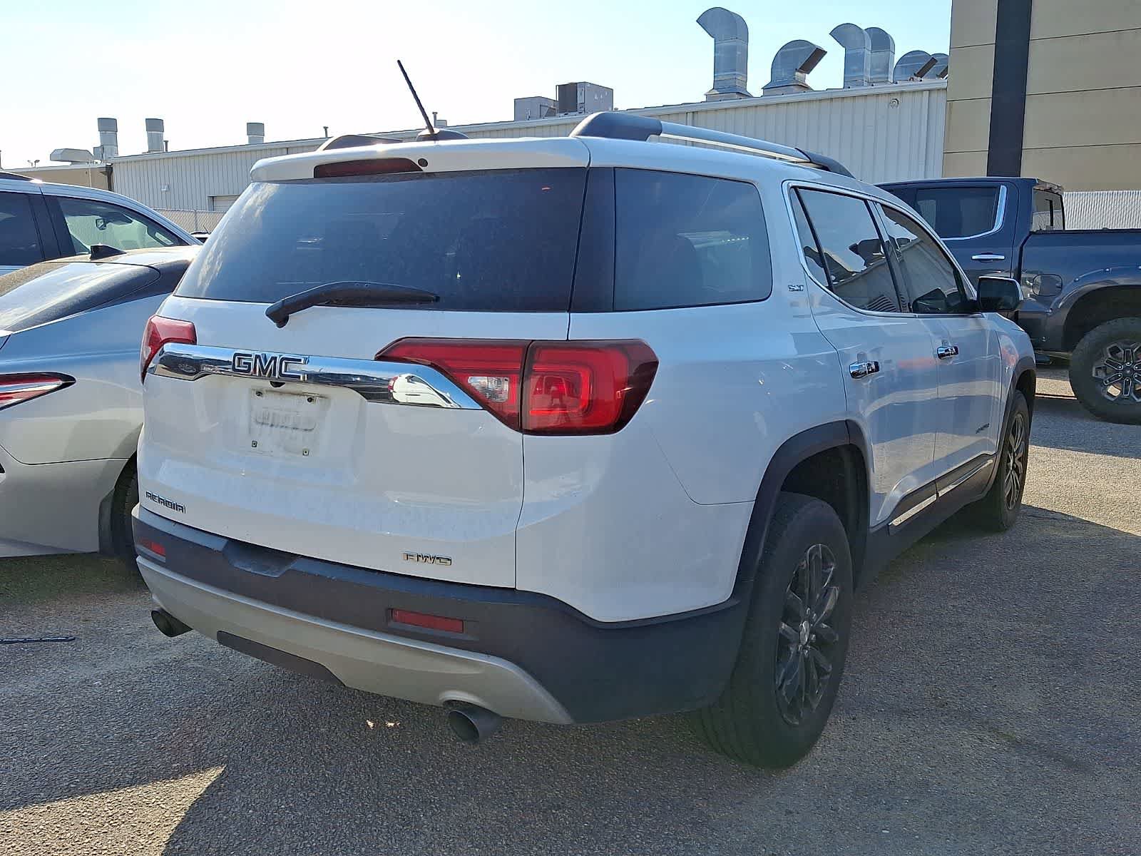 Used 2019 GMC Acadia SLT AWD/4WD image 3