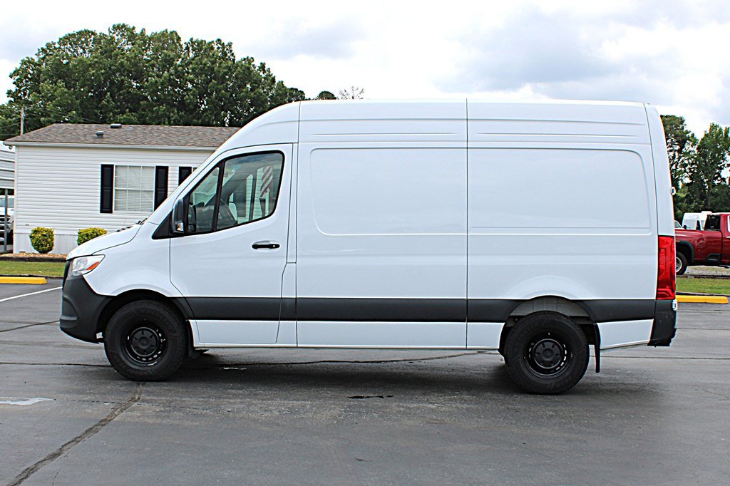 Used 2025 Mercedes-Benz Sprinter 2500 image 6