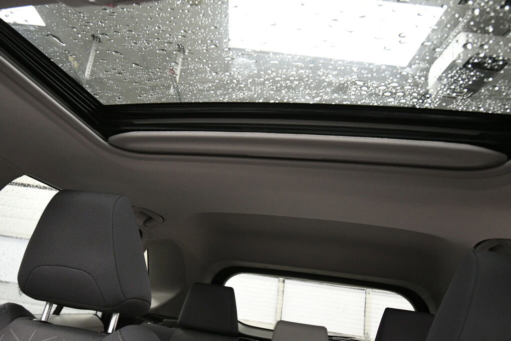 Used 2025 Toyota RAV4 XLE w/ Convenience Package image 19