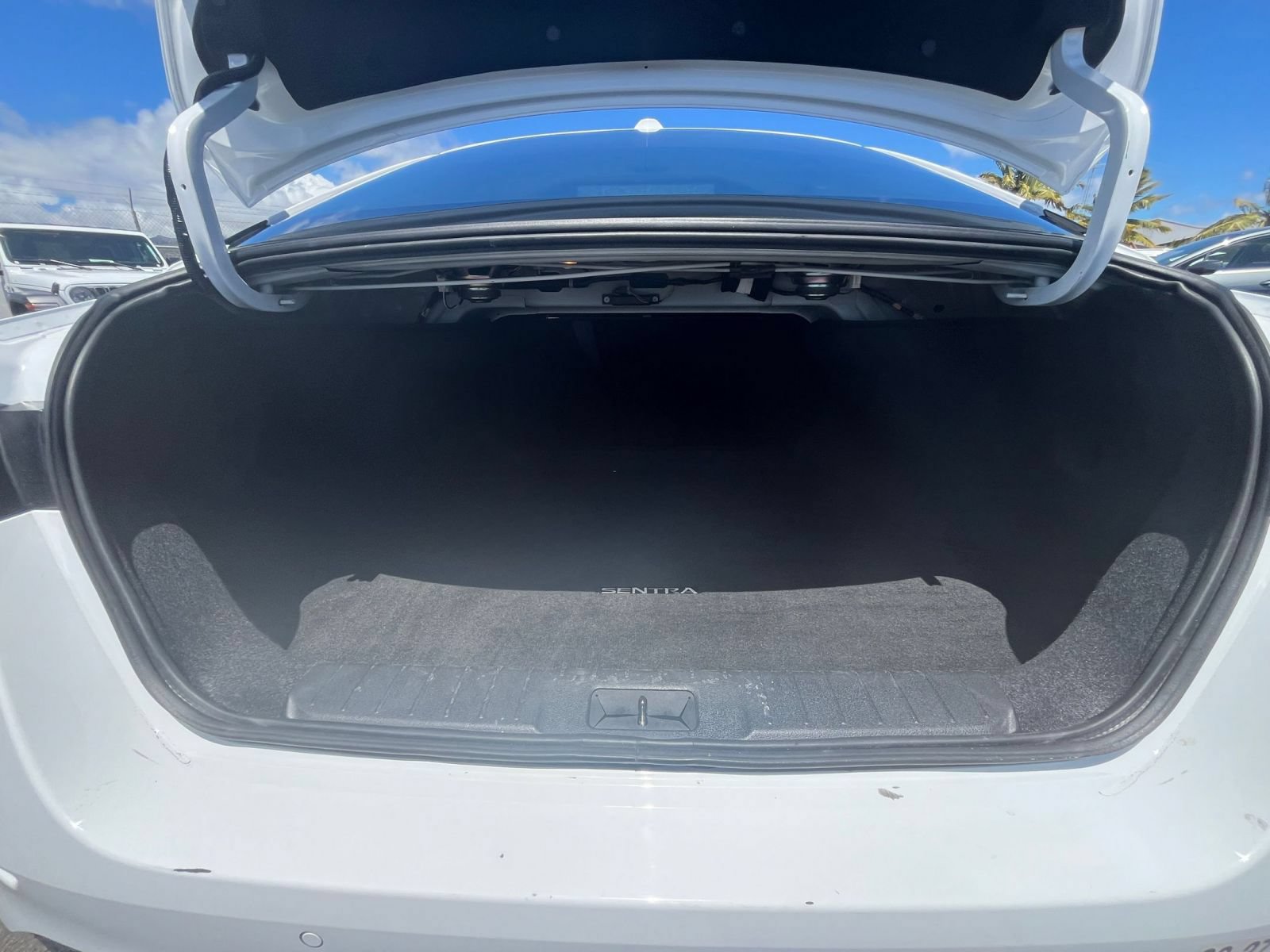 Used 2025 Nissan Sentra SV FWD image 27
