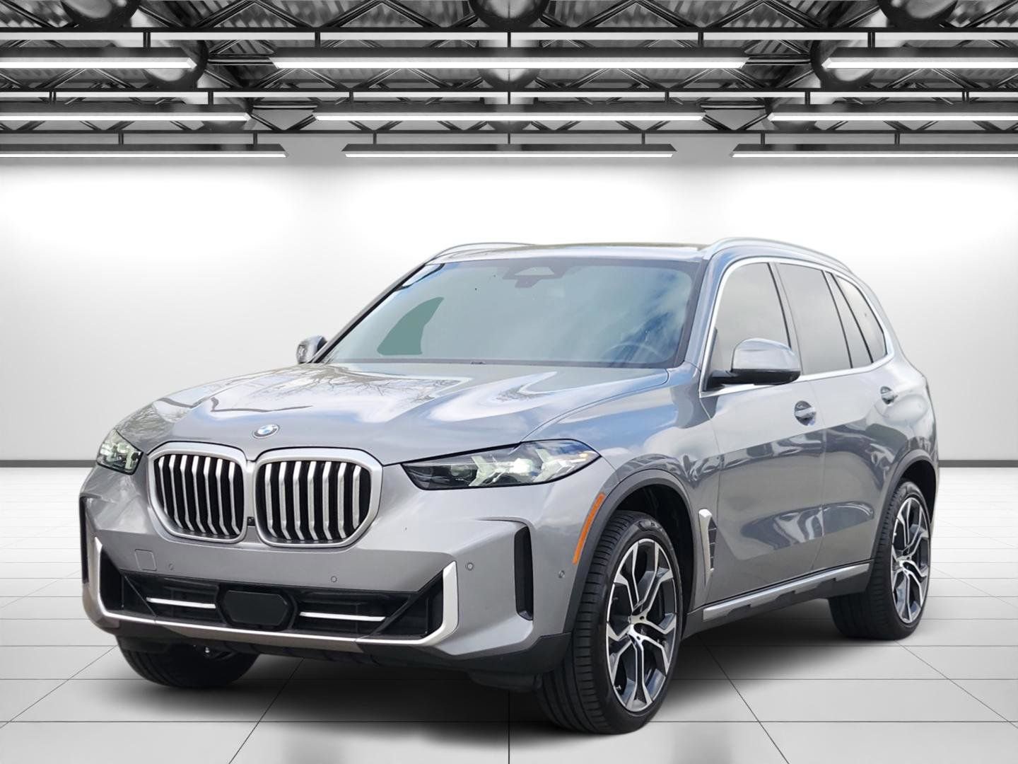 Used 2024 BMW X5 sDrive40i w/ Parking Assistance Package image 5