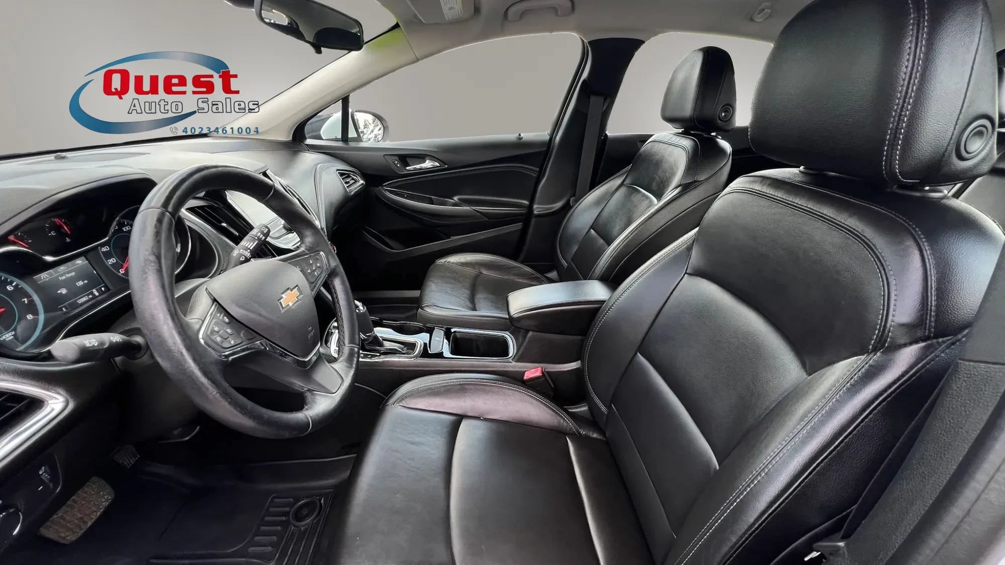 Used 2018 Chevrolet Cruze Premier FWD image 25