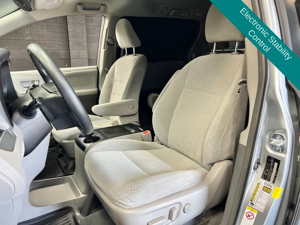Used 2019 Toyota Sienna LE FWD image 7