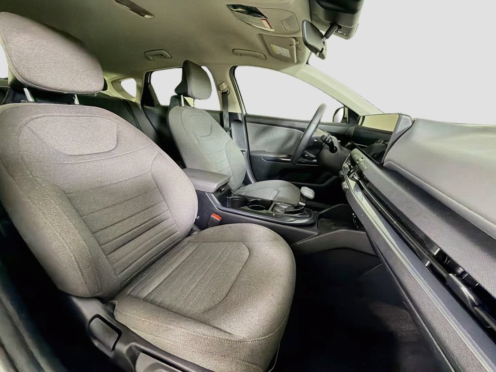 Used 2025 Kia K4 EX FWD image 31