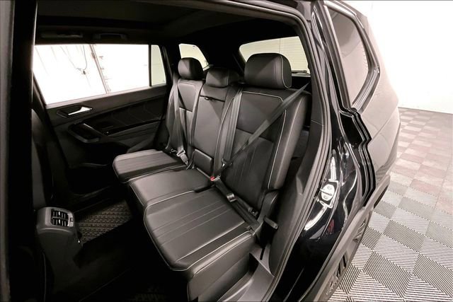 Used 2024 Volkswagen Tiguan SE R-Line w/ MDO Package, Two-Row AWD/4WD image 25
