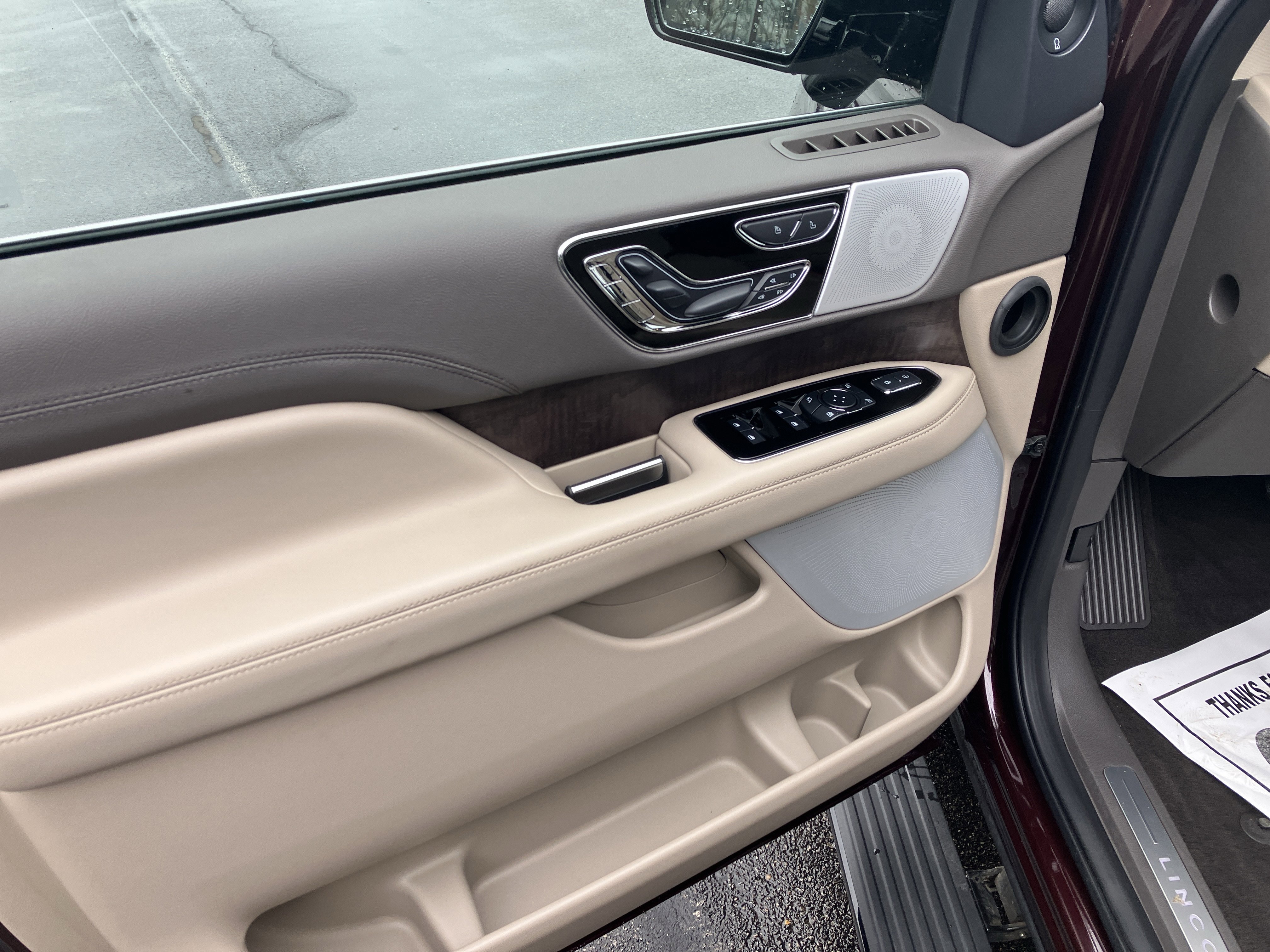 Used 2024 Lincoln Navigator Reserve image 24