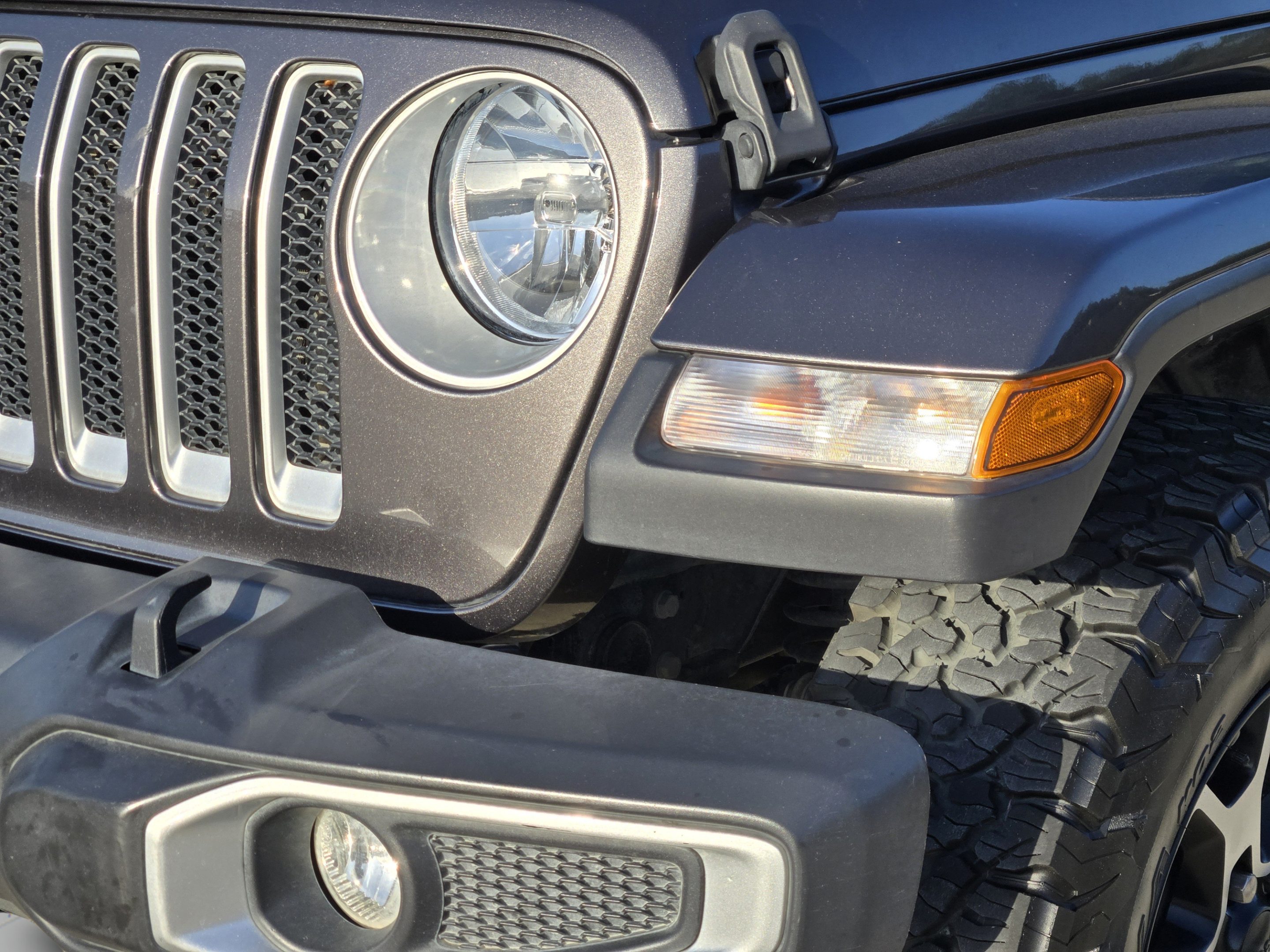 Used 2019 Jeep Wrangler Unlimited Sahara AWD/4WD image 29