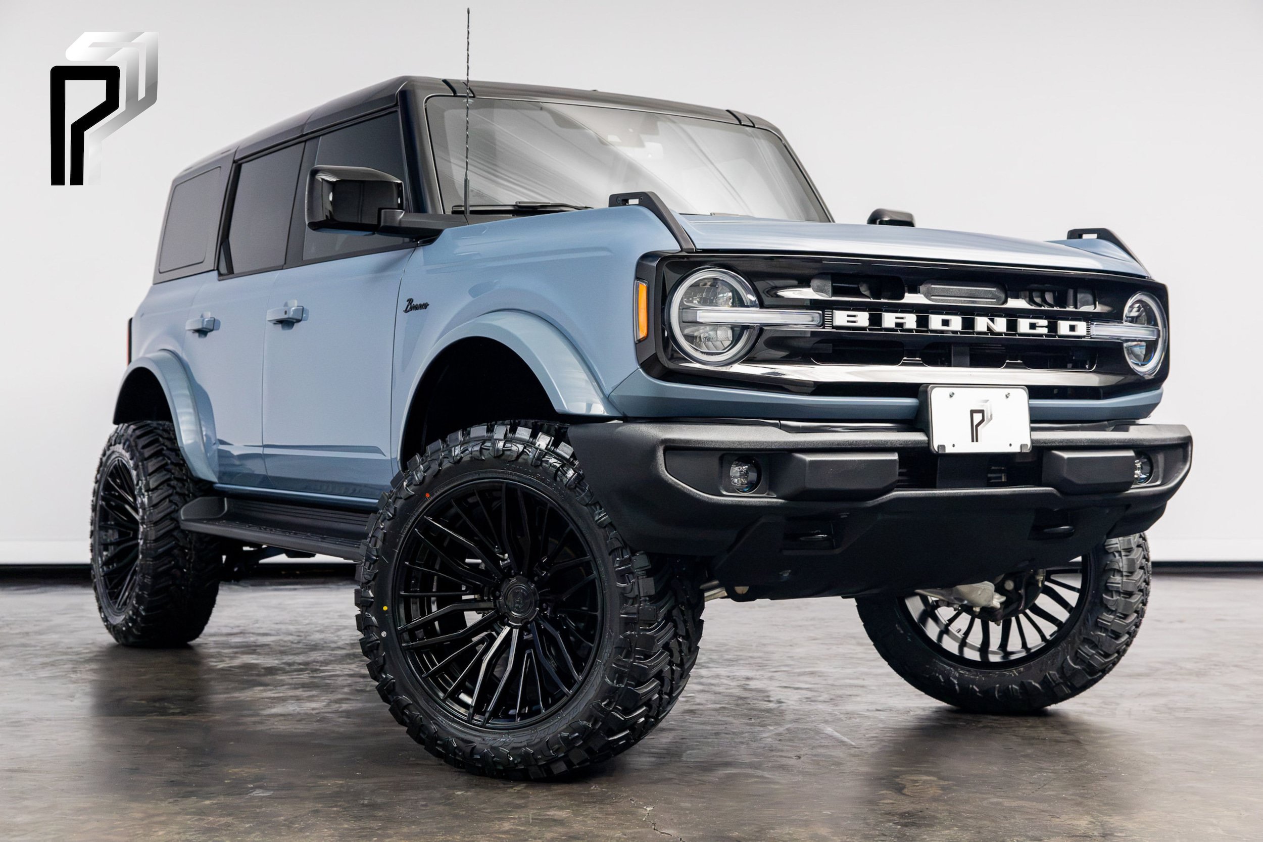 Used 2025 Ford Bronco Outer Banks AWD/4WD image 1