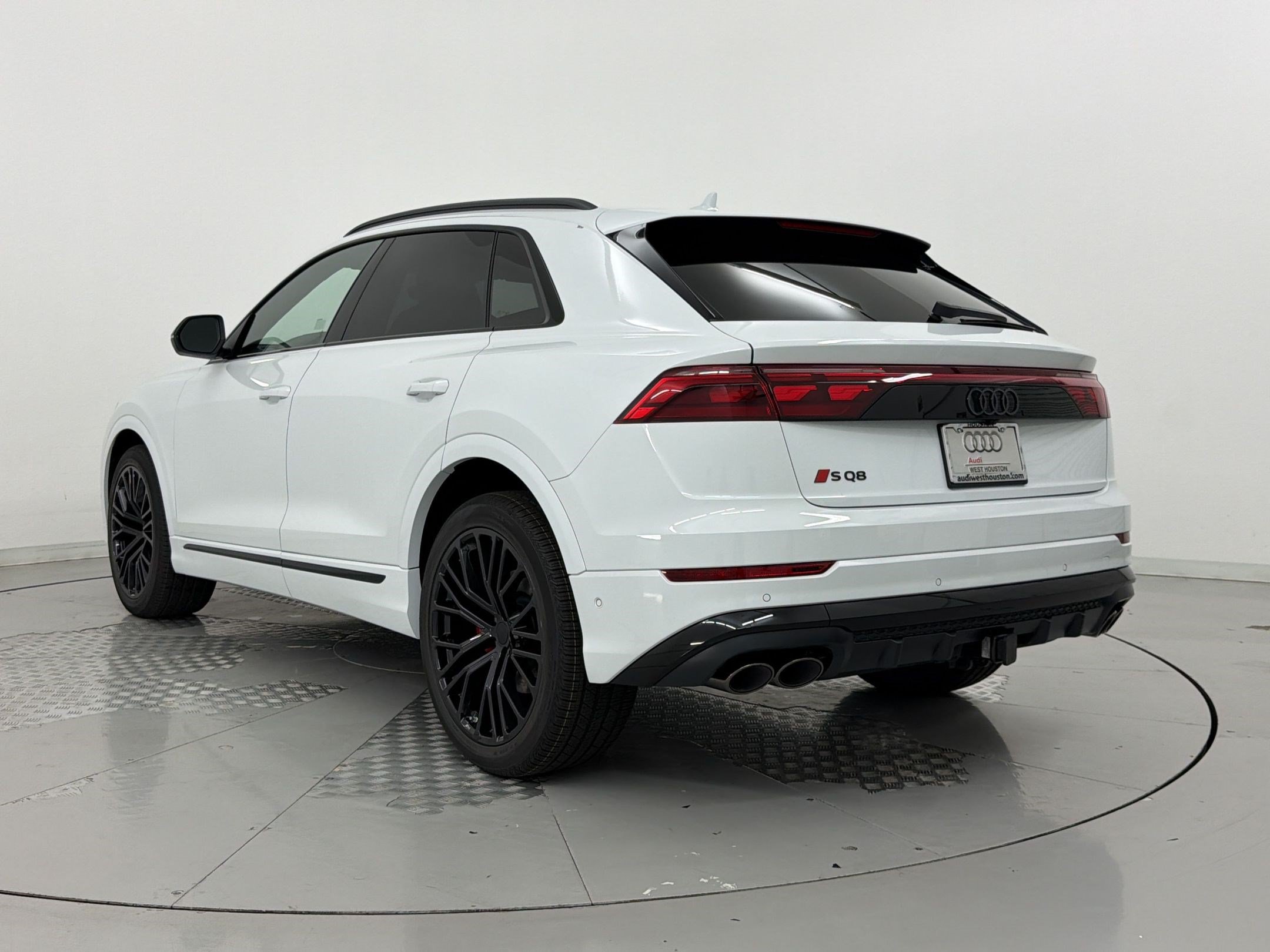 New 2026 Audi SQ8 Prestige AWD/4WD image 3