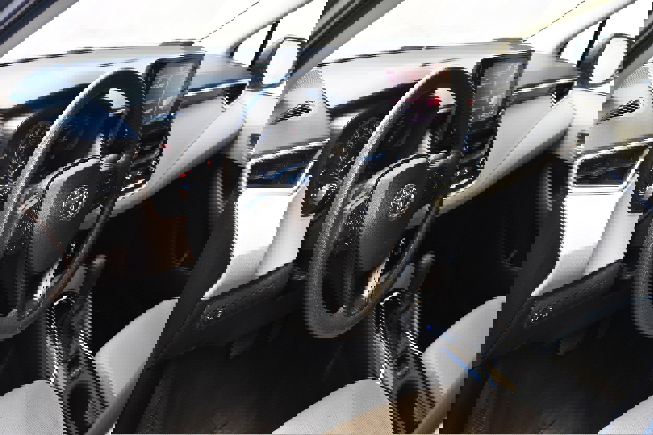 Used 2022 Toyota Corolla LE image 20