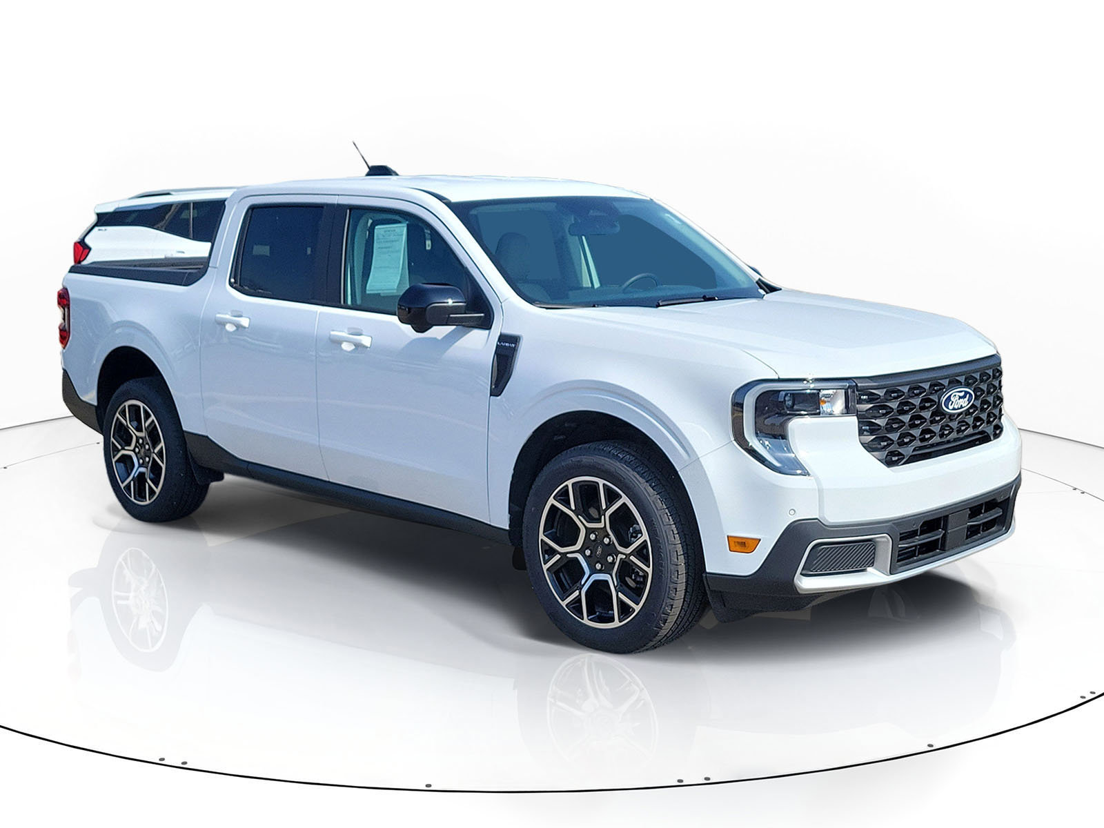 Used 2025 Ford Maverick Lariat image 2