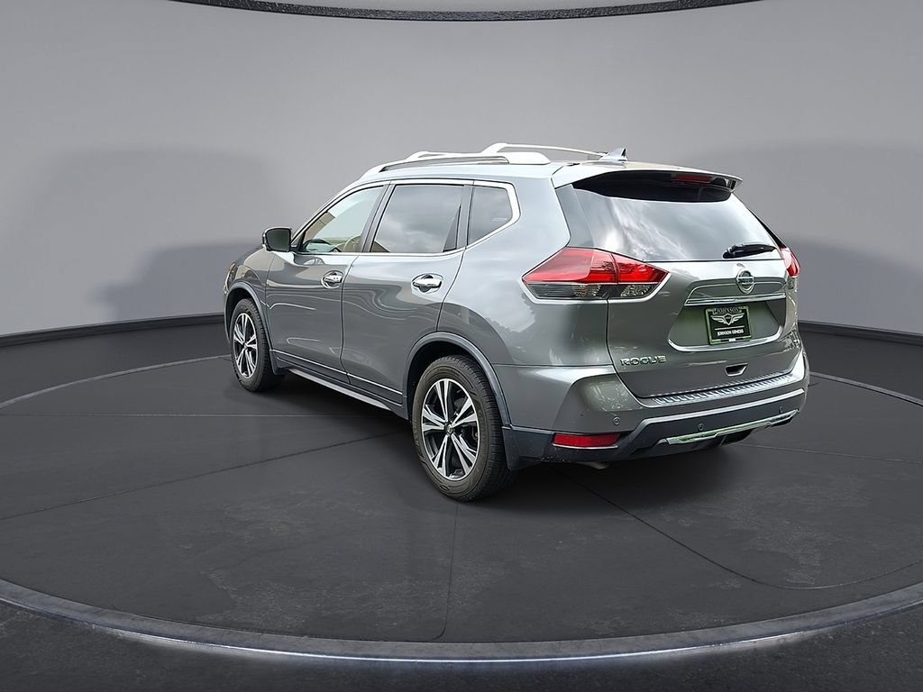 Used 2019 Nissan Rogue SV w/ Premium Package FWD image 2
