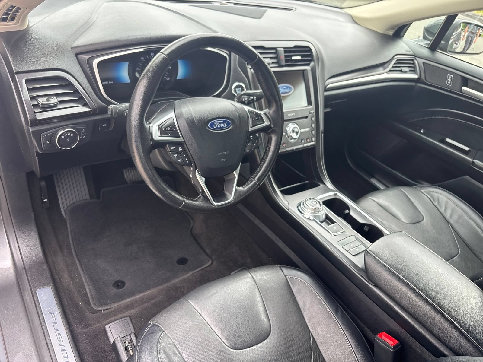 Used 2019 Ford Fusion Energi Titanium FWD image 12
