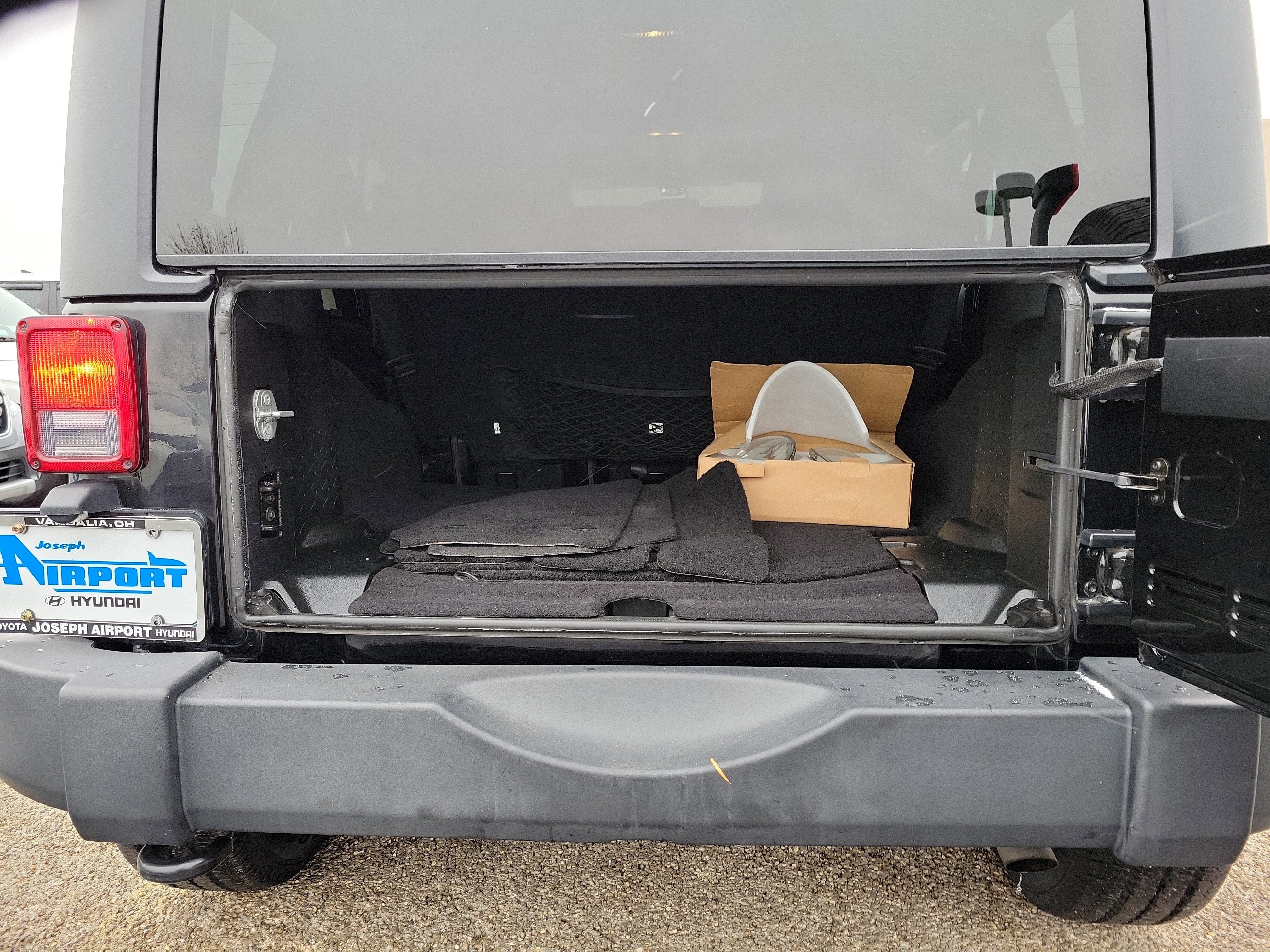 Used 2018 Jeep Wrangler Unlimited Sport S image 7