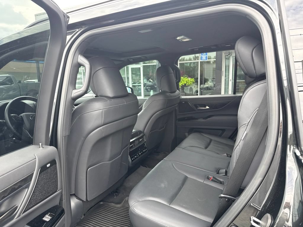 Used 2024 Lexus LX 600 4WD w/ Appearance Package image 8