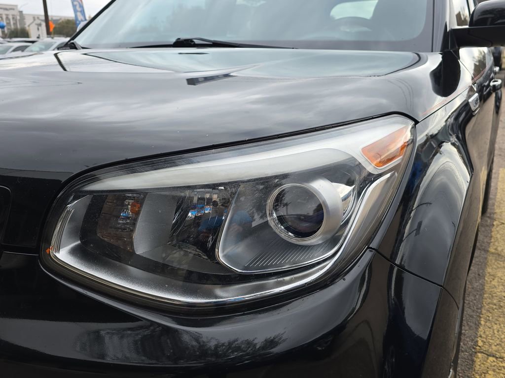 Used 2016 Kia Soul + w/ Tarmac Special Edition image 29