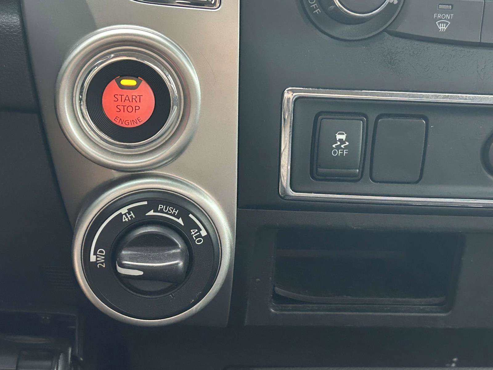 Used 2019 Nissan Titan SV image 24