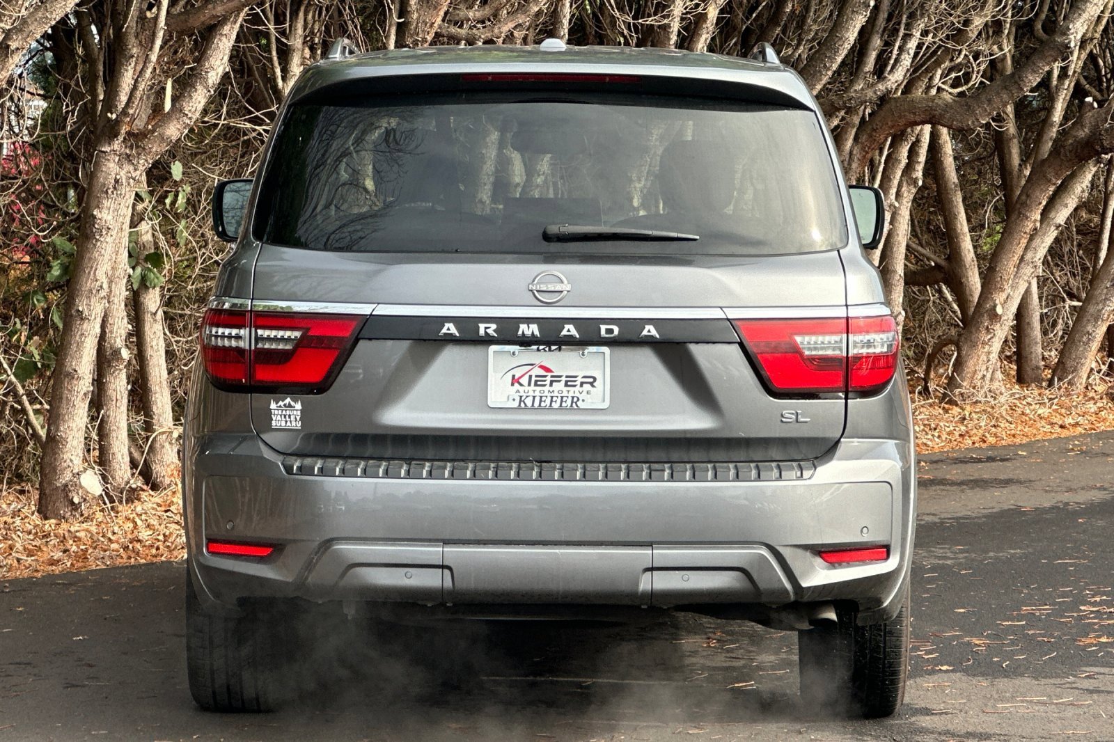 Used 2022 Nissan Armada SL w/ Captain's Chairs Package image 5