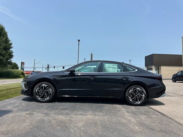 New 2026 Hyundai Sonata SEL FWD image 2