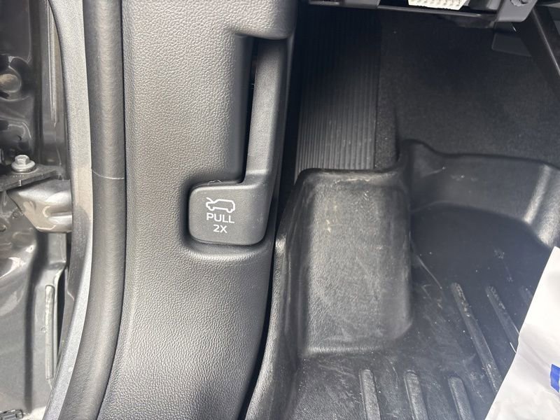 Used 2025 Ford Explorer Active AWD/4WD image 38