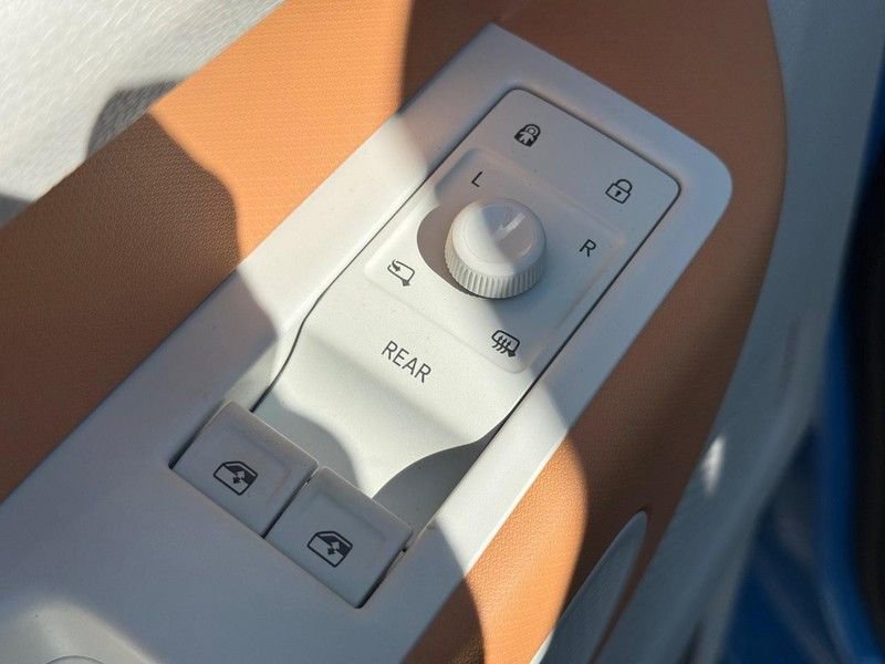 New 2025 Volkswagen ID. Buzz 1st Edition AWD/4WD image 14