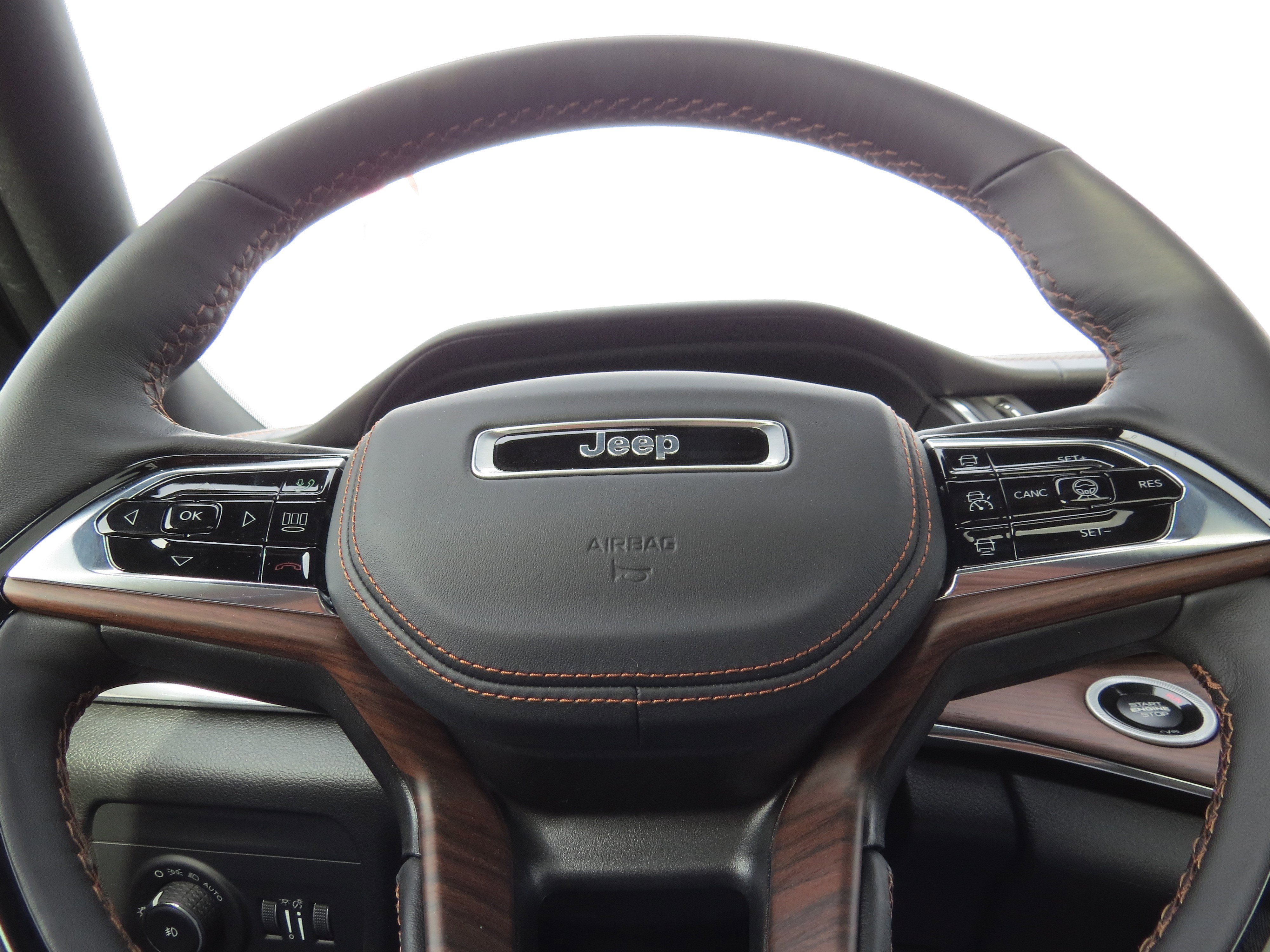 New 2025 Jeep Grand Cherokee Summit image 21